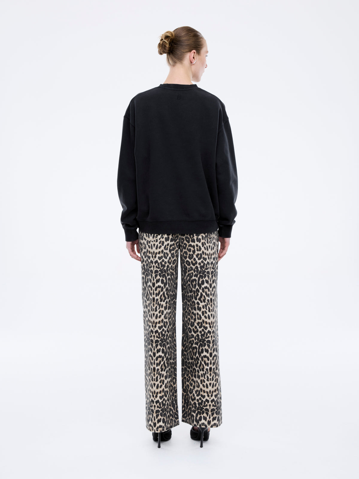 LILLY OVERSIZED SWEATER COLLEGIATE - Vintage Black