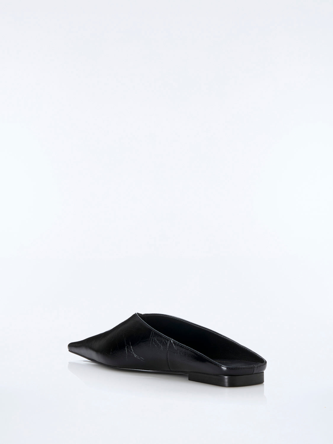 Olive_Black-Oily-Leather_back_edit_1jpg