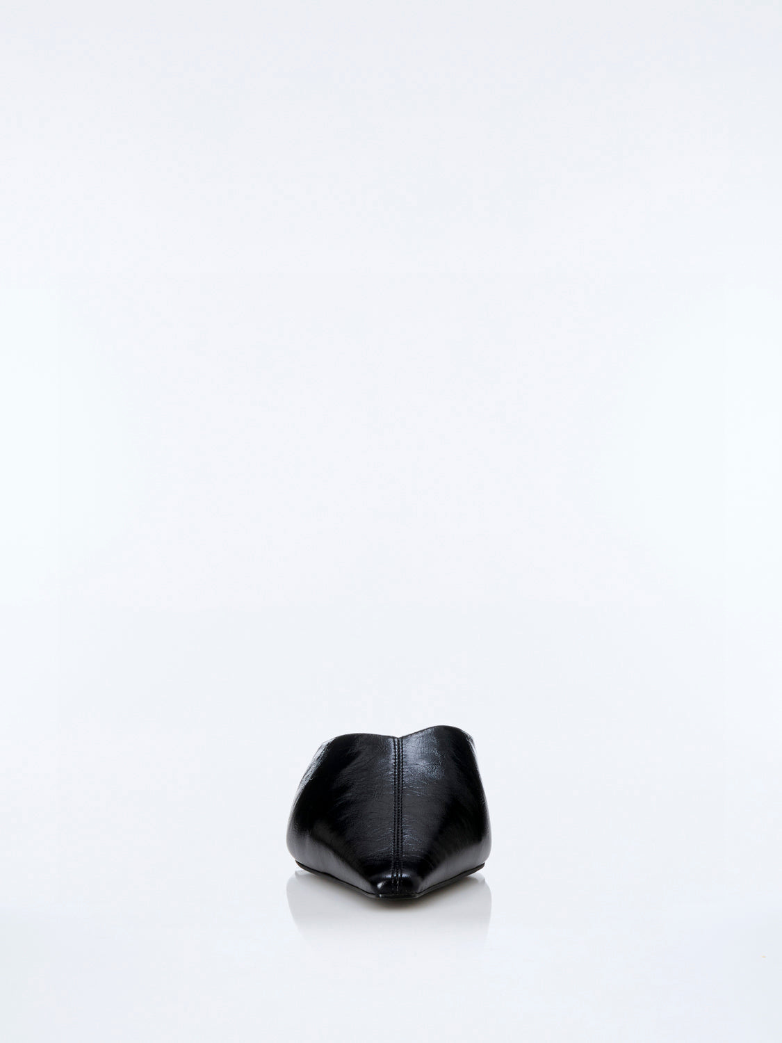 Olive_Black-Oily-Leather_toe_edit_1jpg