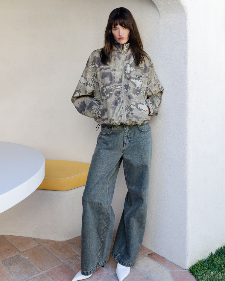 Defined by texture and clean lines. Grounded in modern silhouettes with an effortless sense of wear.
