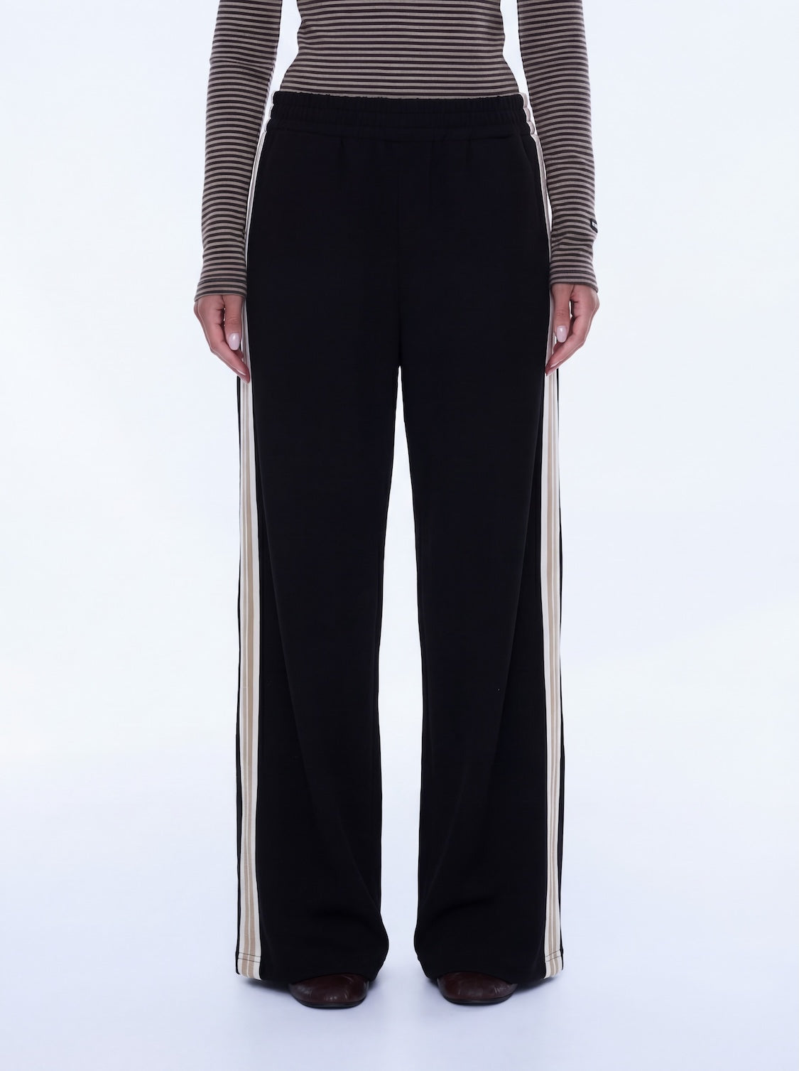 Change-Pants-Color-to-Black-1