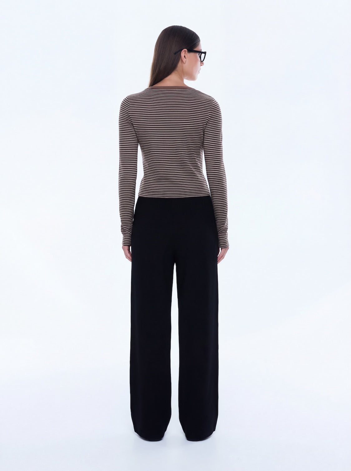 Change-Pants-Color-to-Black