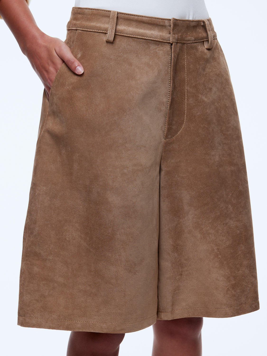 ENA SUEDE SHORT