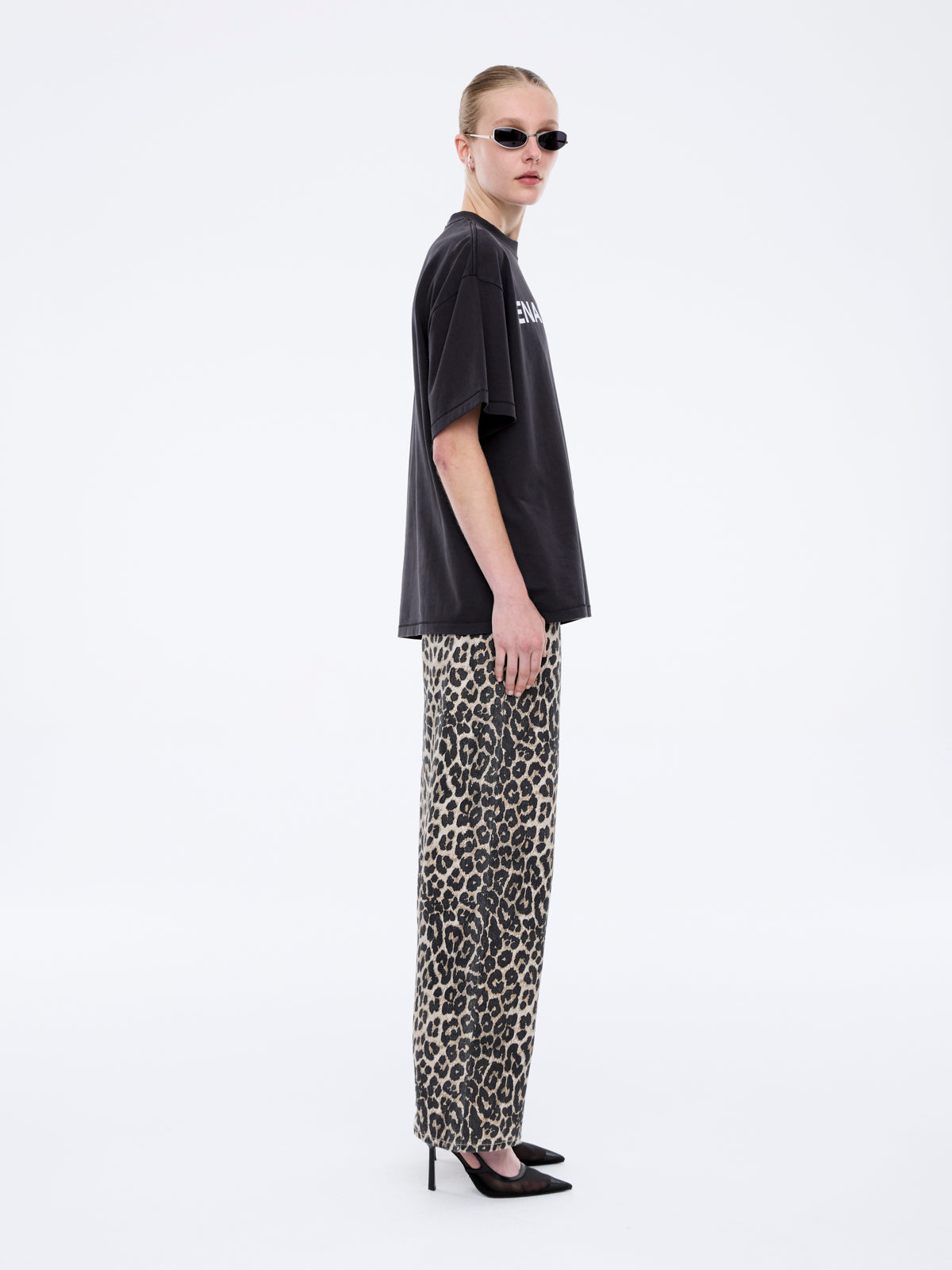 Chloe Oversized Tee Core Logo