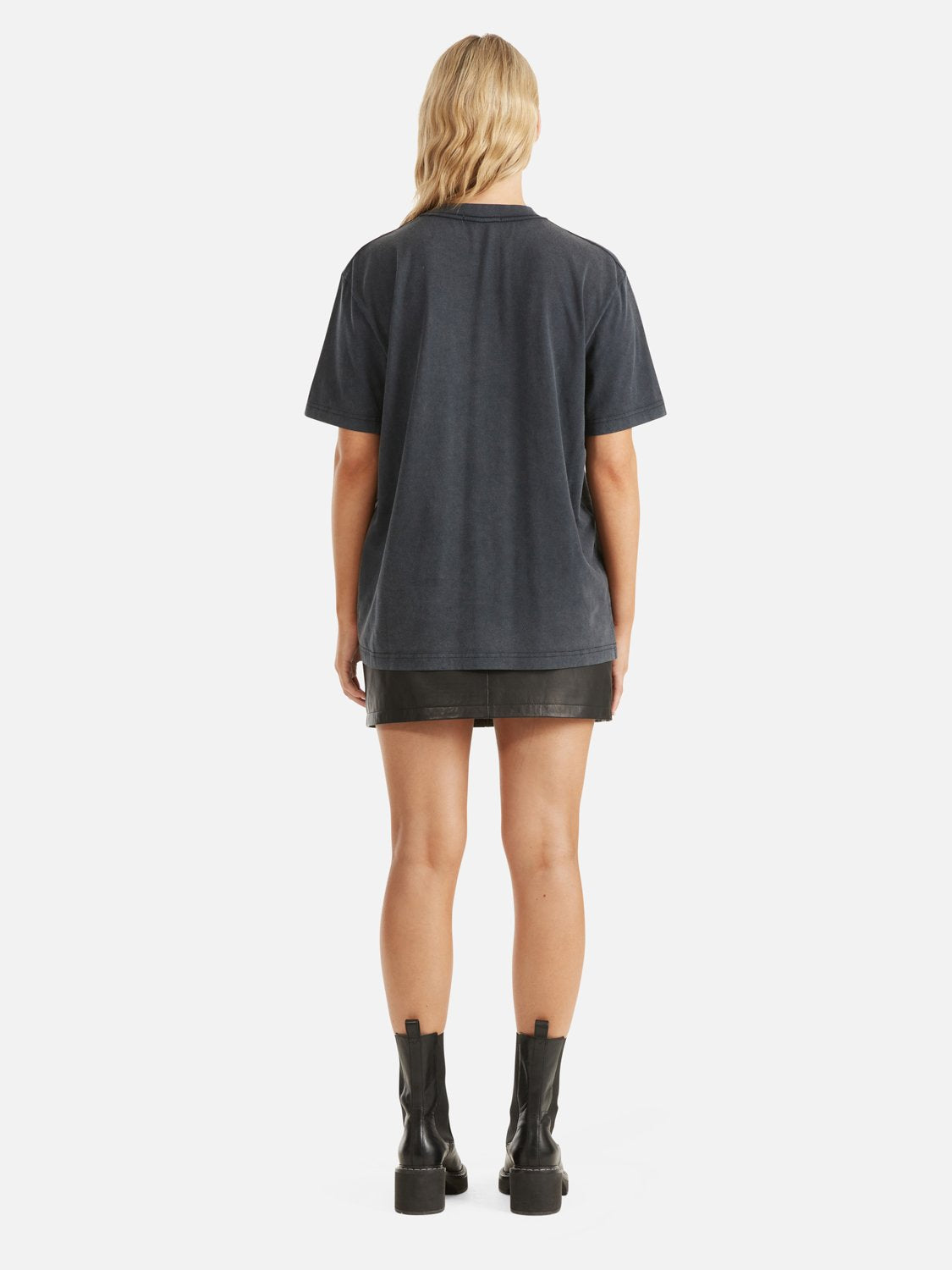 JESSIE OVERSIZED TEE WILDFLOWER - VINTAGE BLACK