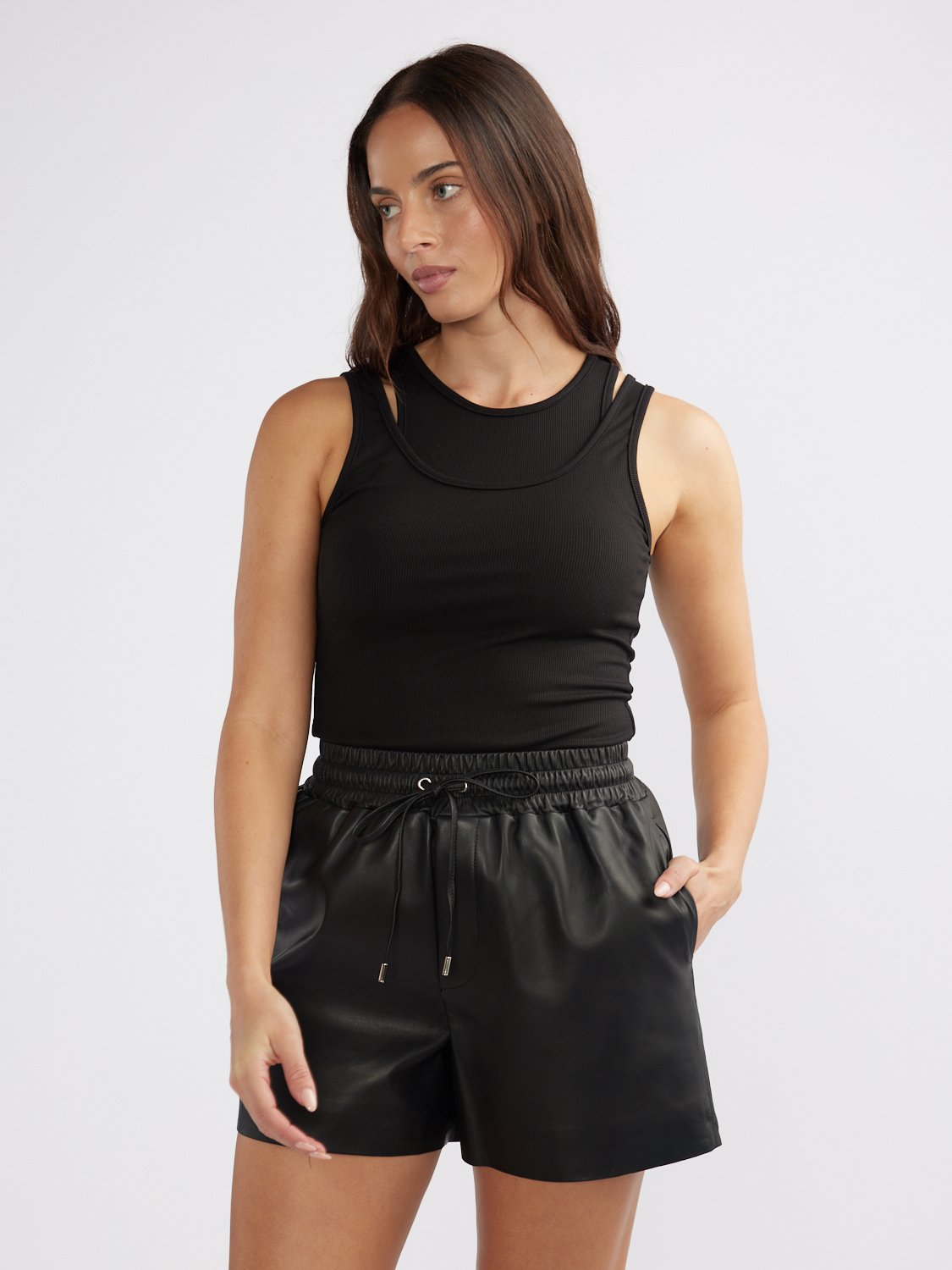 MELISSA LEATHER SHORT - Black