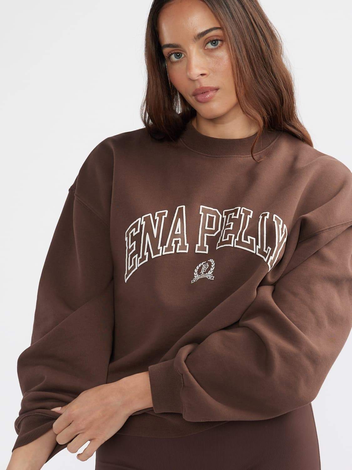 CLASSIC COLLEGIATE SWEATSHIRT - Mocha