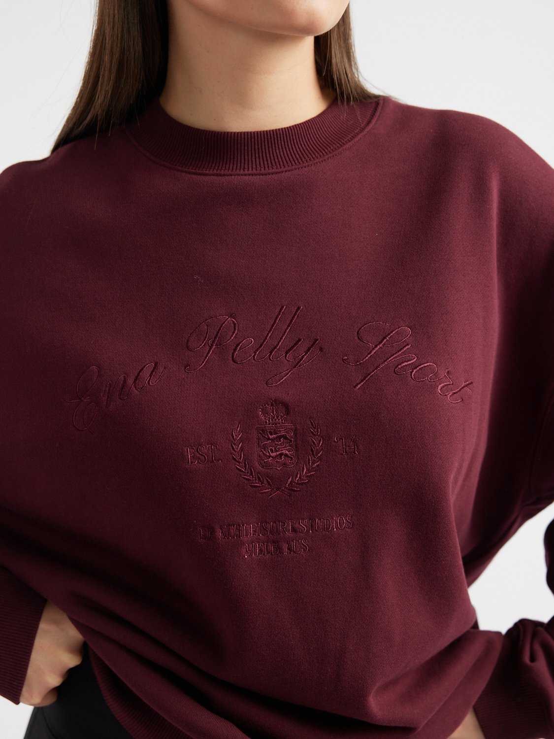 CLASSIC SPORT SWEATER - Cherry Cola