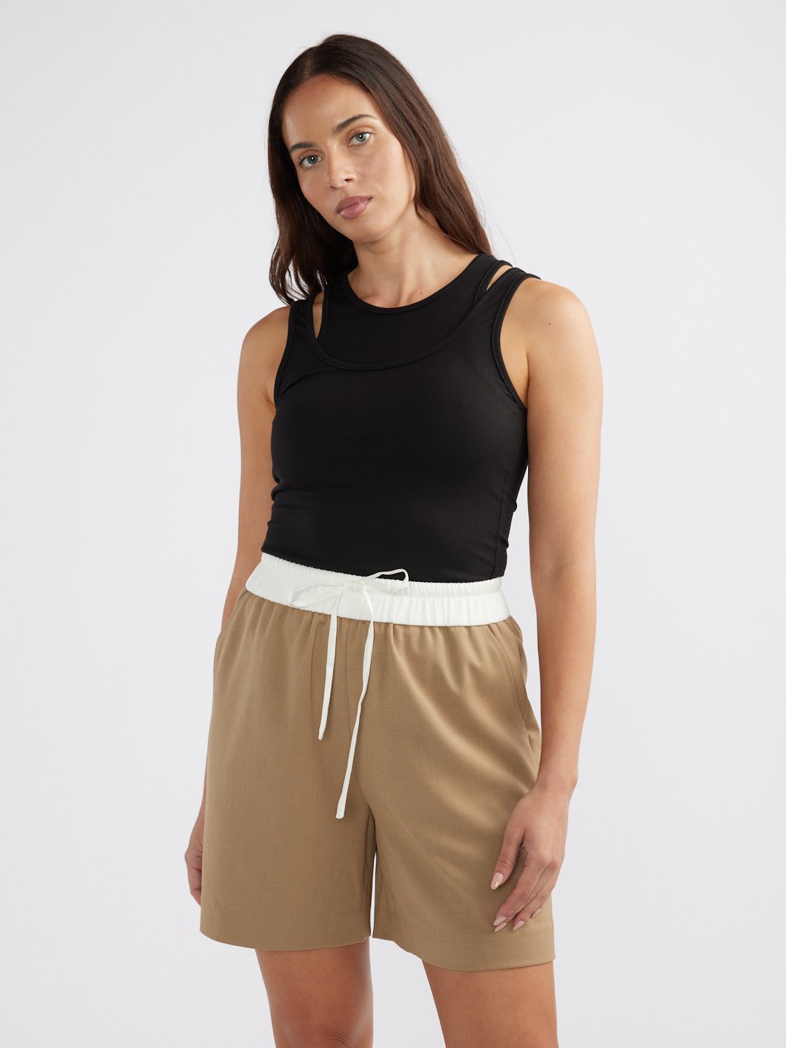 MILLA RELAXED SHORT - Caramel