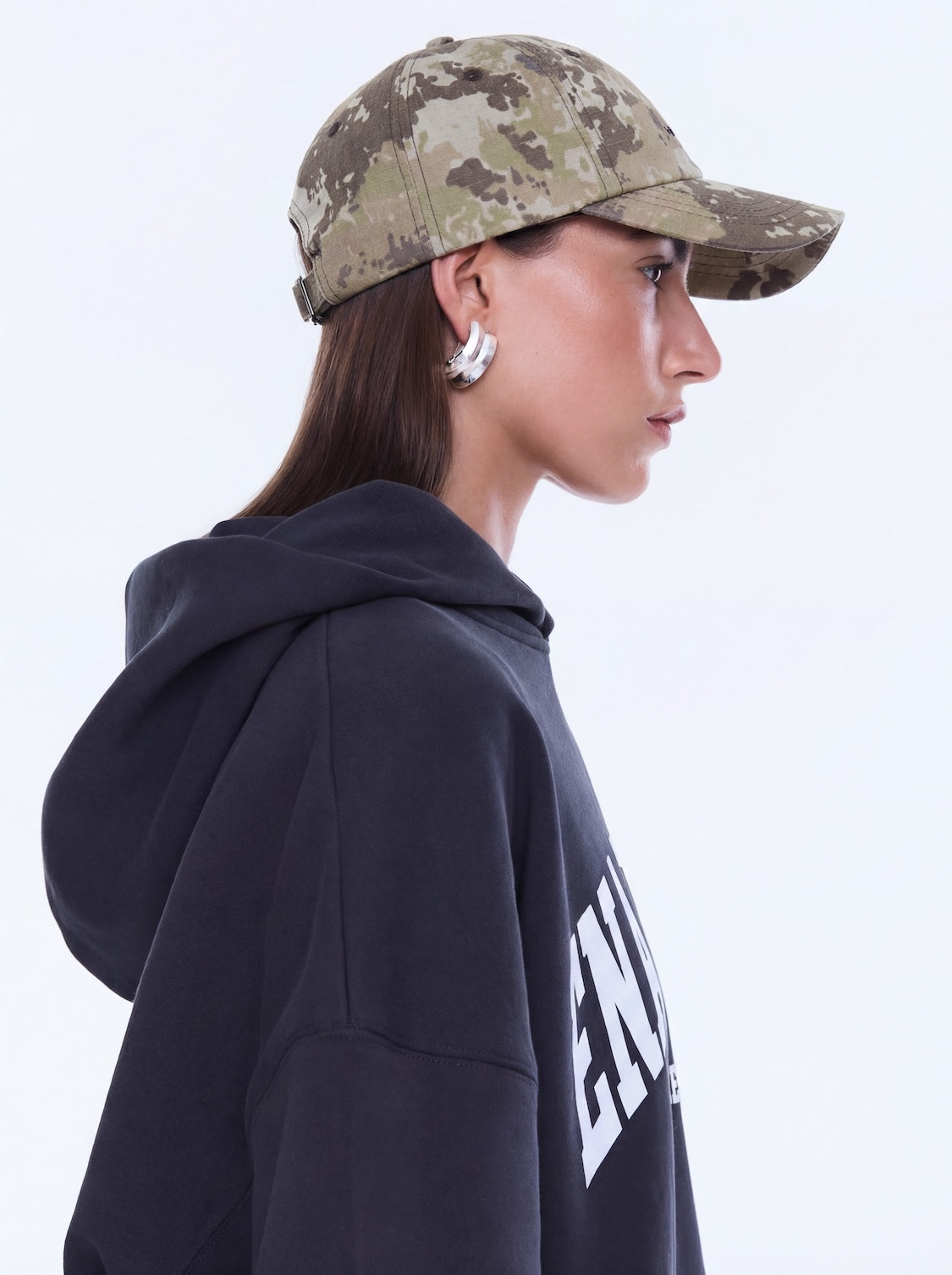 Model-Image-Placement-4